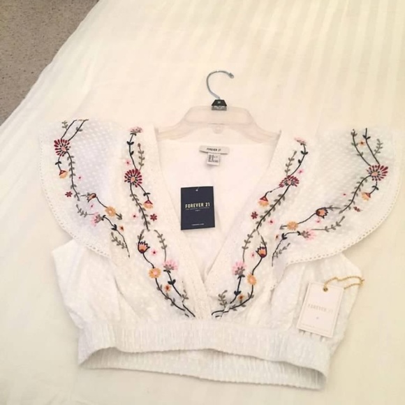 Forever 21 Tops - Floral Embroidered Crop Top Medium BNWT